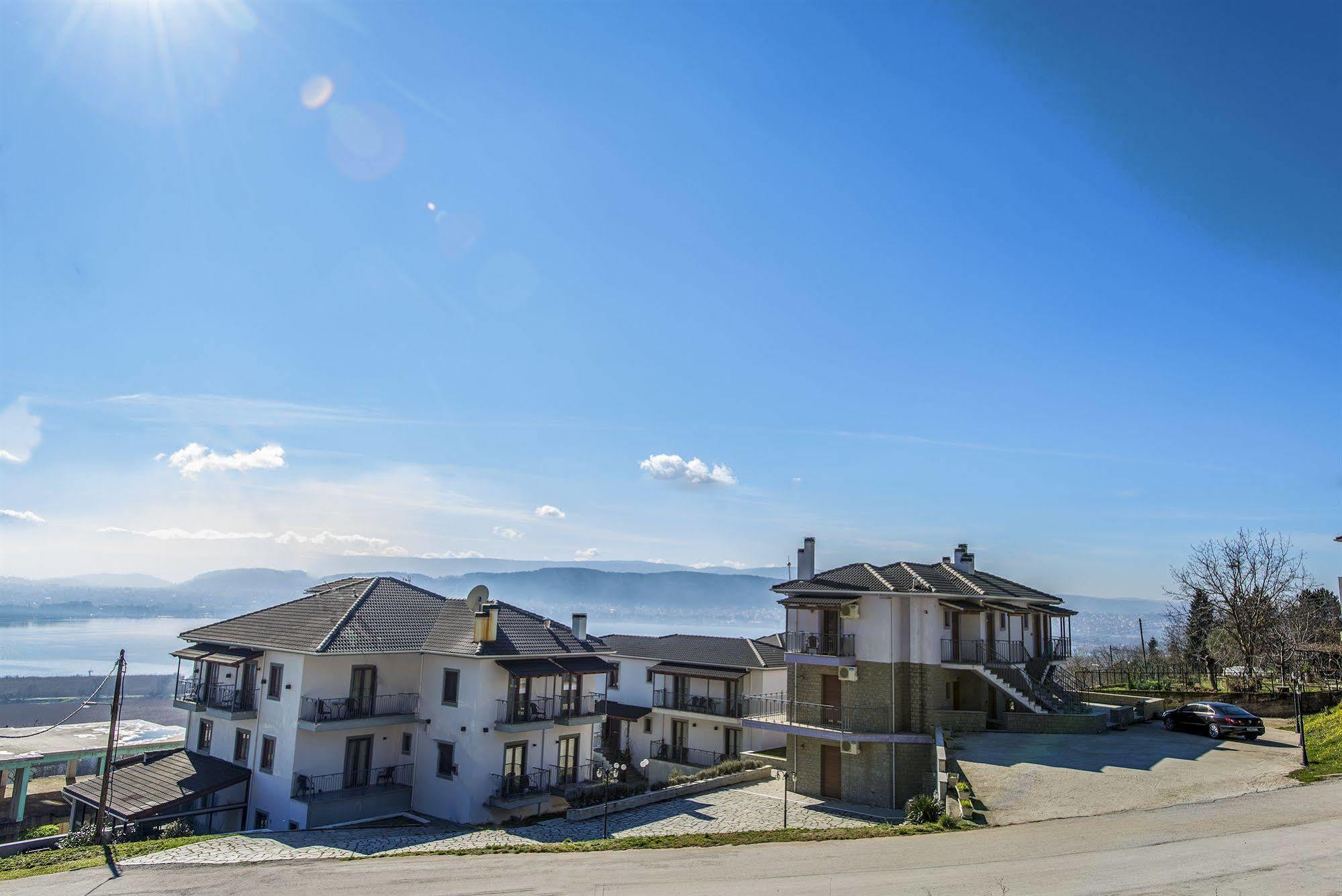 Amfithea Hotel Ioannina Exterior photo