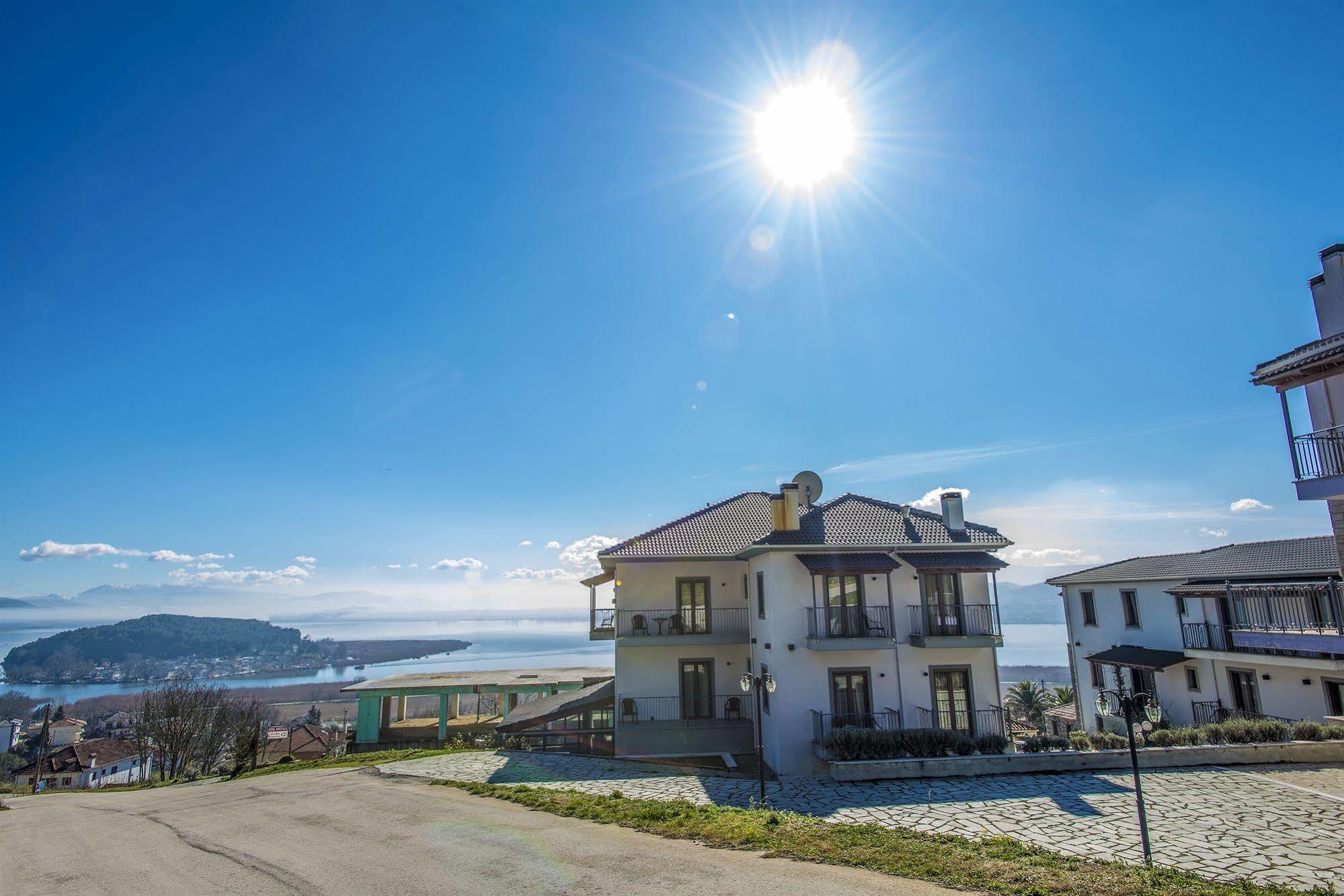 Amfithea Hotel Ioannina Exterior photo